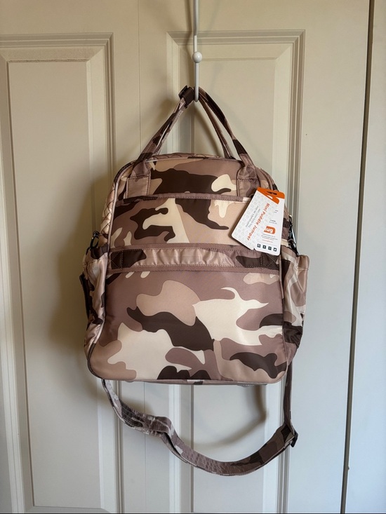 LUG - Mini Puddle Jumper - Picture 2 of 10